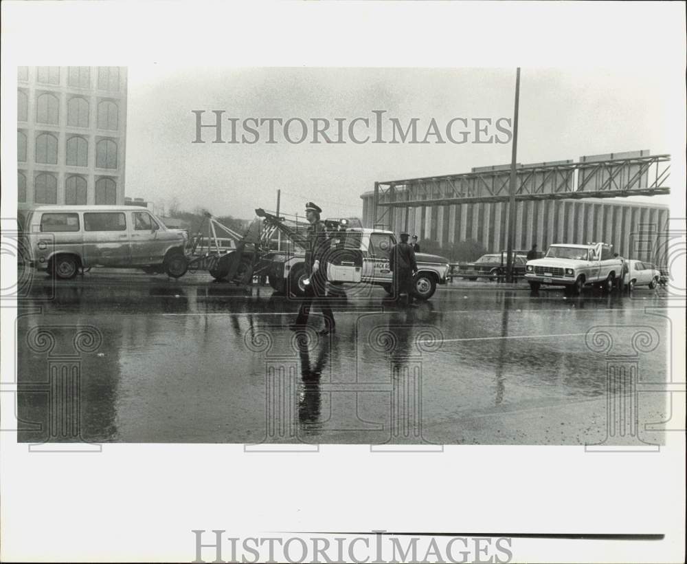 1978 Press Photo Accident at 59 South and Buffalo Speedway, Houston - hpa89891- Historic Images