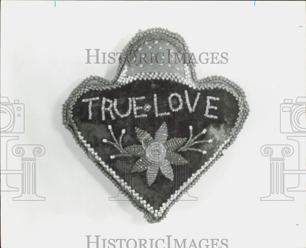 1977 Press Photo &quot;True Love&quot; Valentine&#39;s Day Symbol - hpa90090- Historic Images