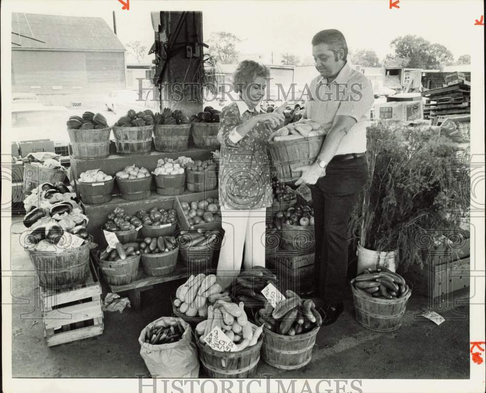 1978 Press Photo Betty Schmidt and Triple AAA Restaurant Manager Sonny Schmidt- Historic Images