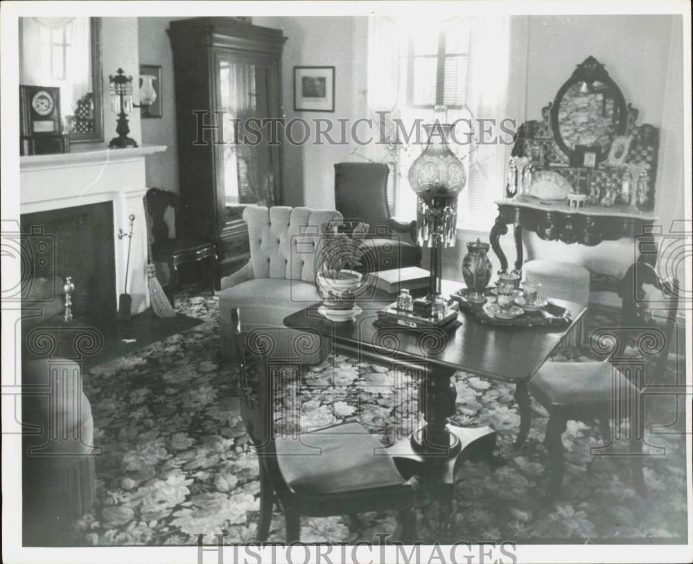 1961 Press Photo Room at Varner-Hogg Plantation House - hpa90137- Historic Images