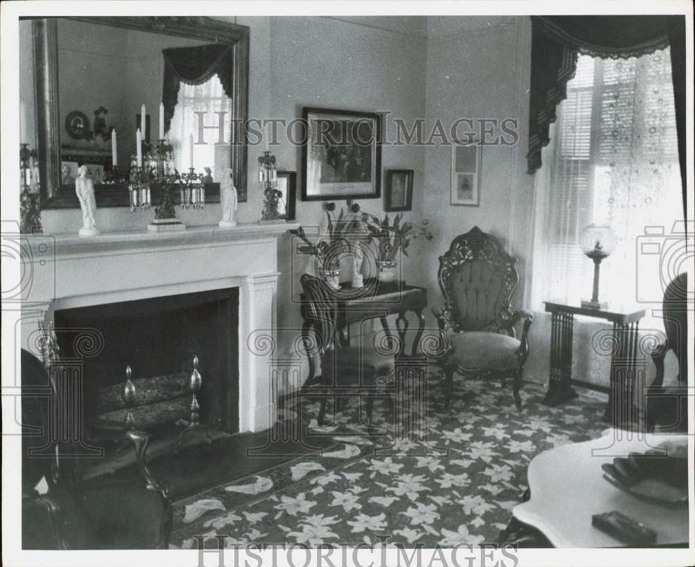 1961 Press Photo Room at Varner-Hogg Plantation House - hpa90138- Historic Images