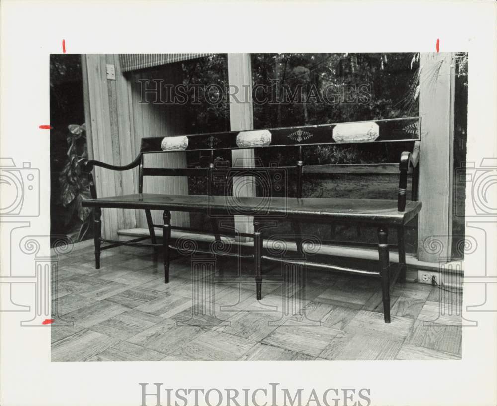 1979 Press Photo Antique Deacon&#39;s Bench - hpa90215- Historic Images