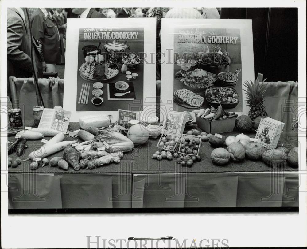 1977 Press Photo Display of Vegetables &amp; Cookbooks - hpa90235- Historic Images