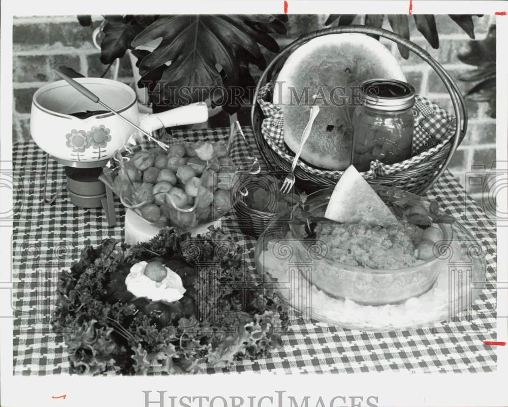 1976 Press Photo Texas Watermelon in Table Arrangement - hpa90371- Historic Images