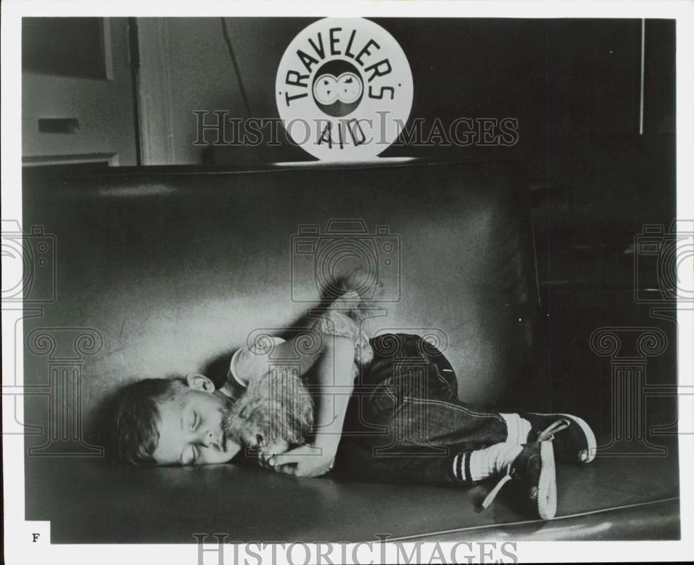 1969 Press Photo Child Sleeping at United Fund Traveler&#39;s Aid Location- Historic Images