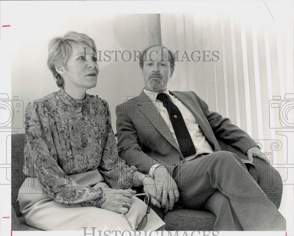 1987 Press Photo Lois and Marty Fleck, playwrights, during interview.- Historic Images