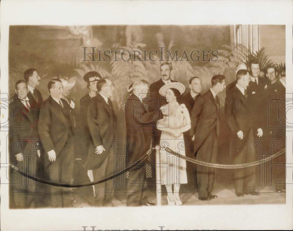 1939 Press Photo King and Queen of England talks with congressional leaders.- Historic Images