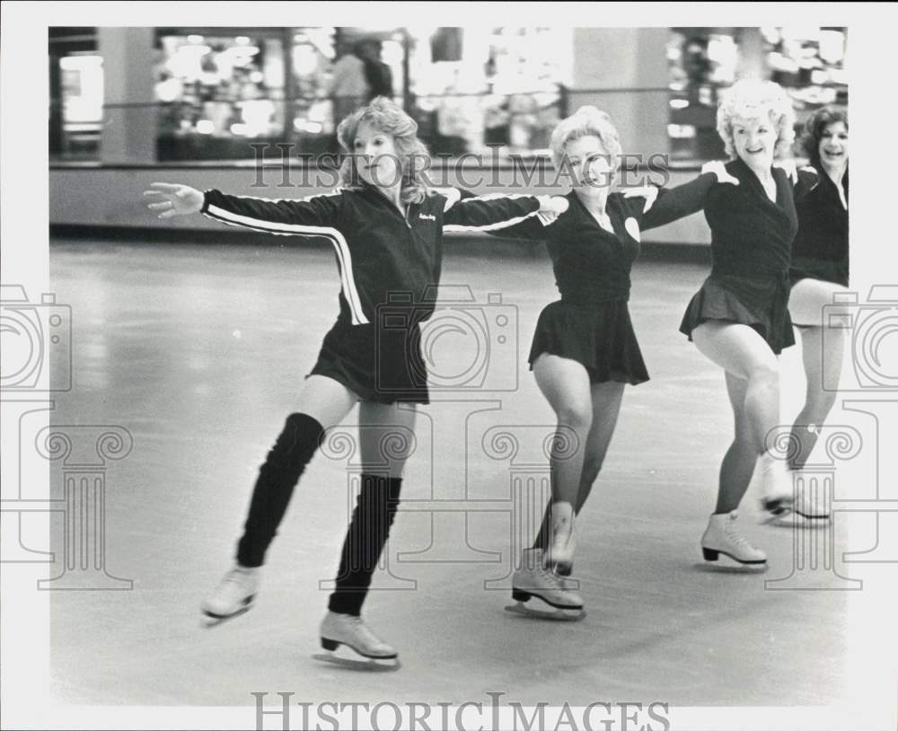 1983 Press Photo Ice skaters the Houstonettes - hpa91166- Historic Images