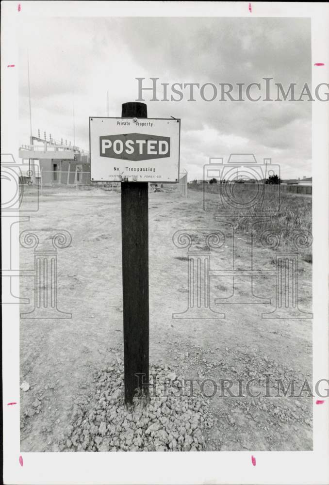 1976 Press Photo Posted, no trespassing sign posted near construction site.- Historic Images