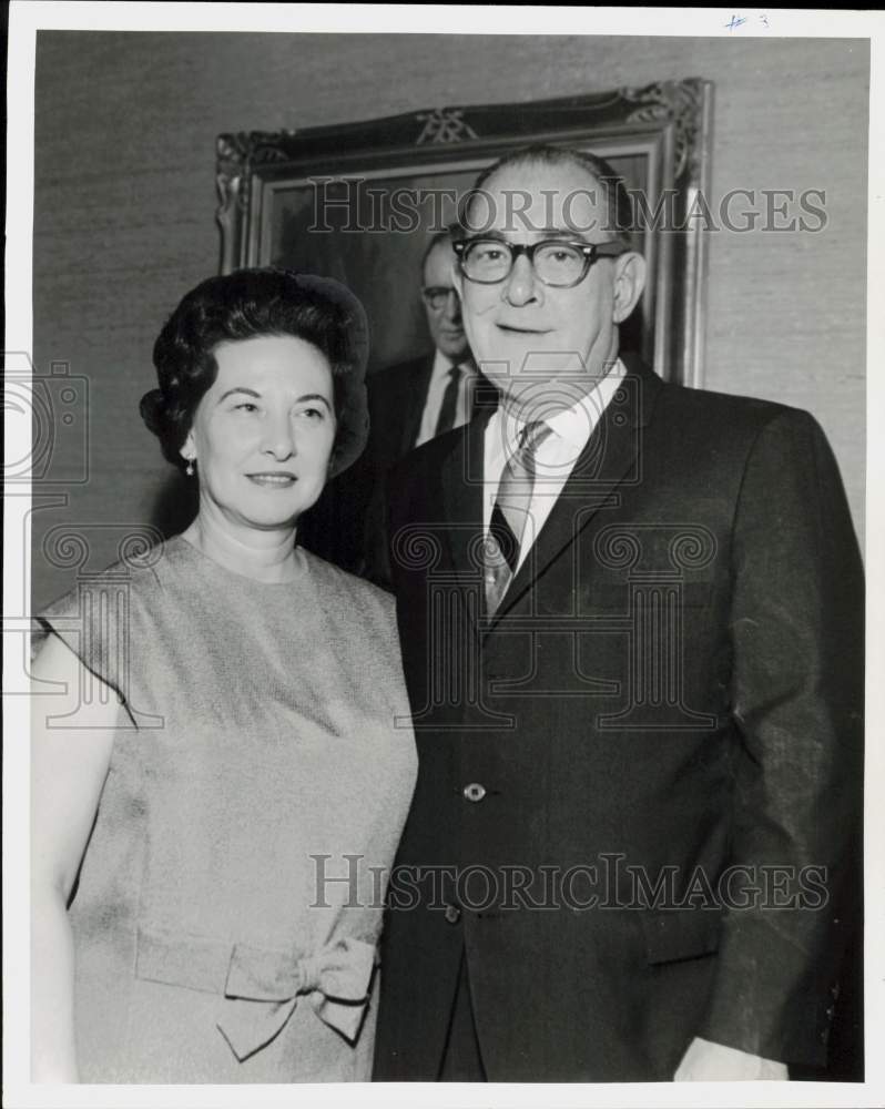 1966 Press Photo Ben and Marie McGuire attend party for painter Lajos Markos,- Historic Images