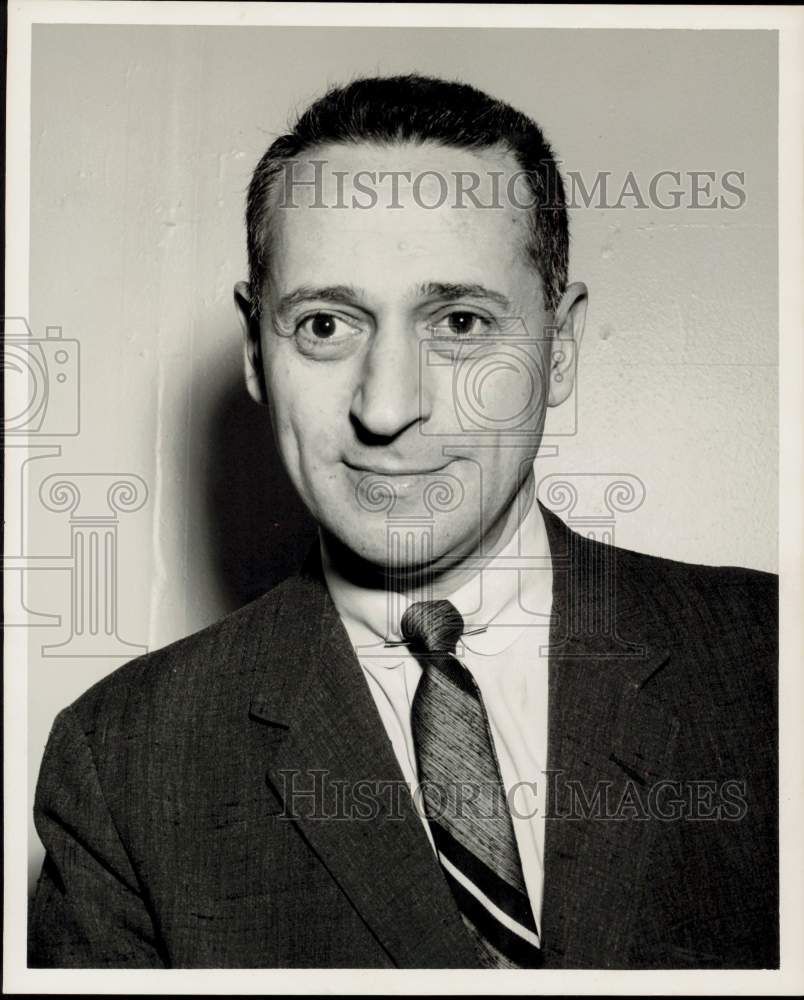 1957 Press Photo Walter Fizdale, owner of Houston&#39;s Patricia Stevens.- Historic Images