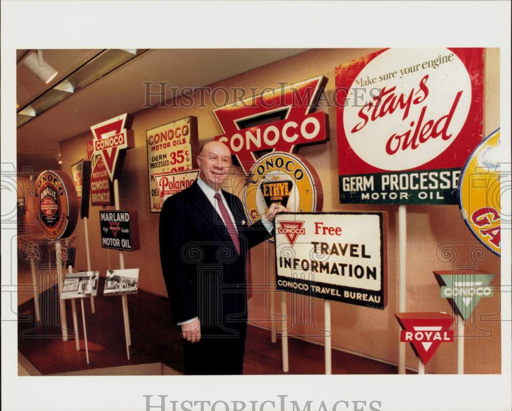 1991 Press Photo Constantine Nicandros at Conoco headquarters in Houston- Historic Images