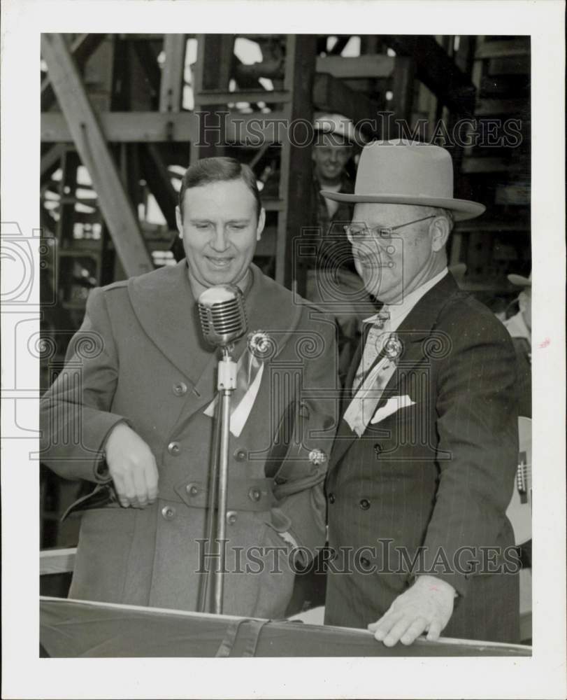 1943 Press Photo Arthur Stout with Gene Autry at Houston Shipbuilding event, TX- Historic Images