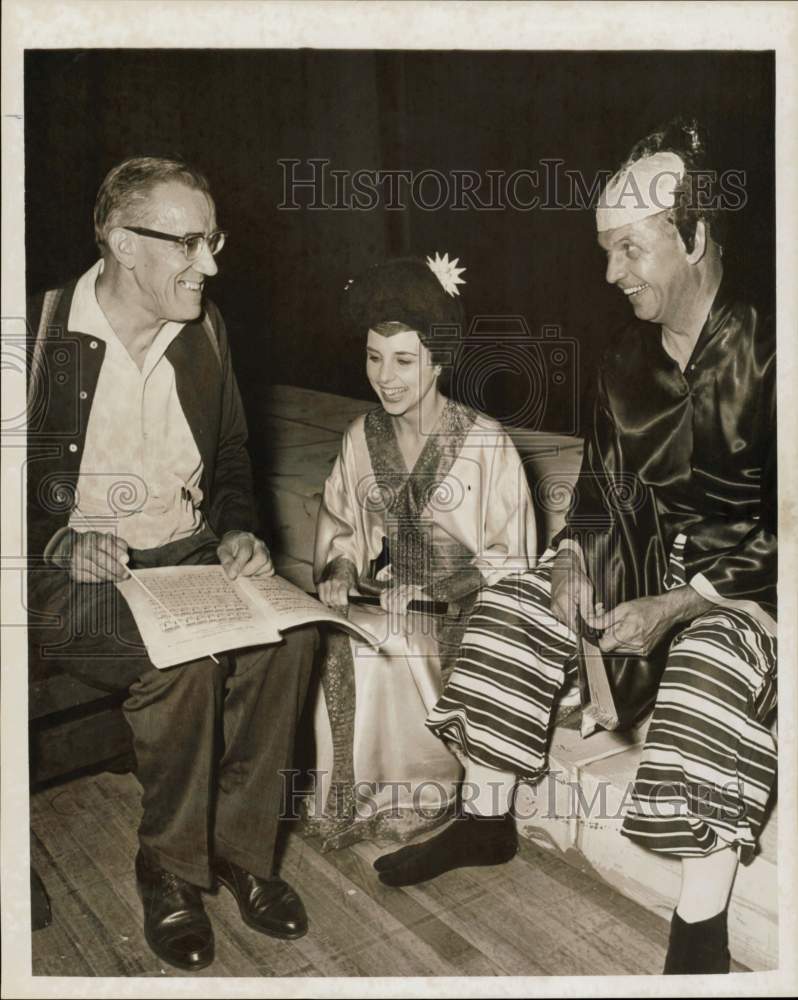 1965 Press Photo Dr. Merrills Lewis directs Sue Cortes and James Morehead, Texas- Historic Images