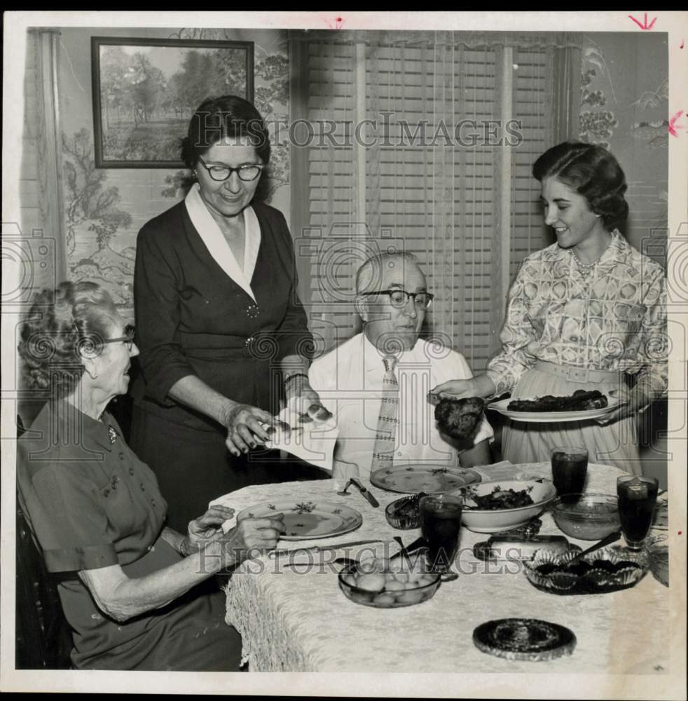 1959 Press Photo Julian V. Lamb eats with family at their home dinner table.- Historic Images