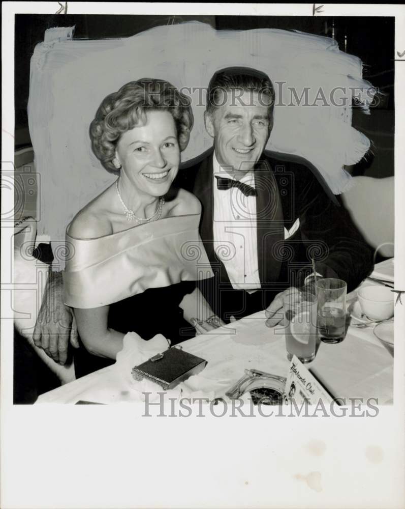 1959 Press Photo Julian Larson Sharp and Prince Alexis Obolensky dine together- Historic Images