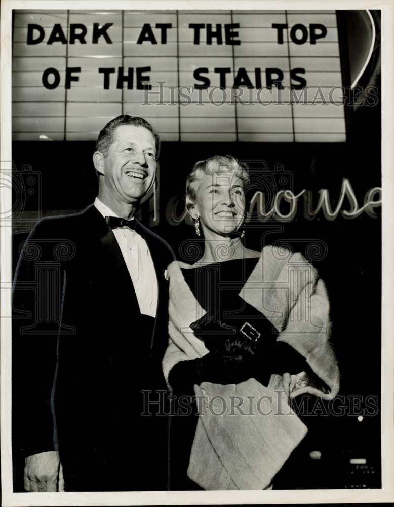 1962 Press Photo Mr. and Mrs. Tommy Gault attend Playhouse Theatre opening.- Historic Images