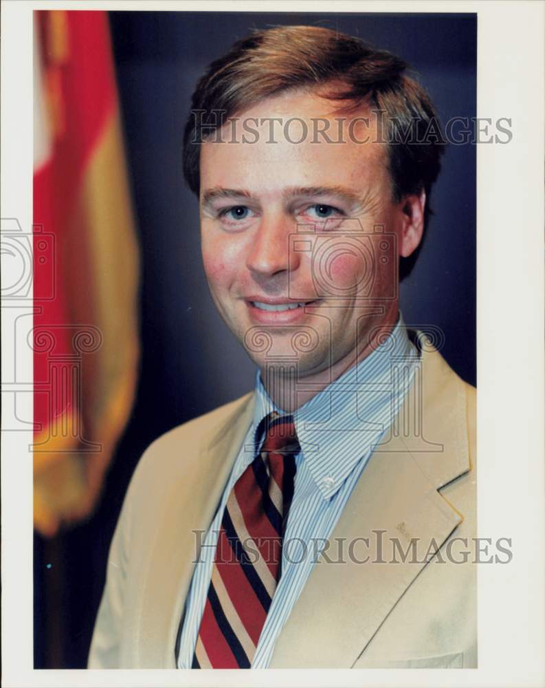 1990 Press Photo Gary Foster, Media Communications Director for Economic Summit- Historic Images