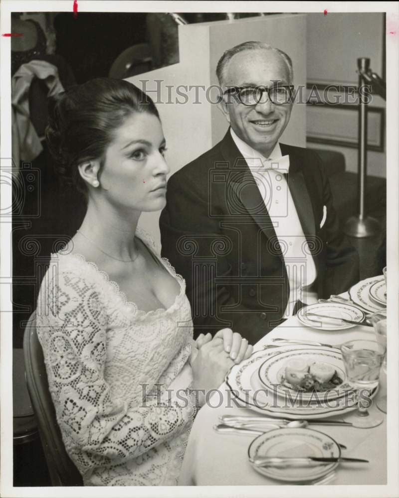 1964 Press Photo Kathrine Millinaire, Bernard Sakowitz attend dinner in Houston- Historic Images