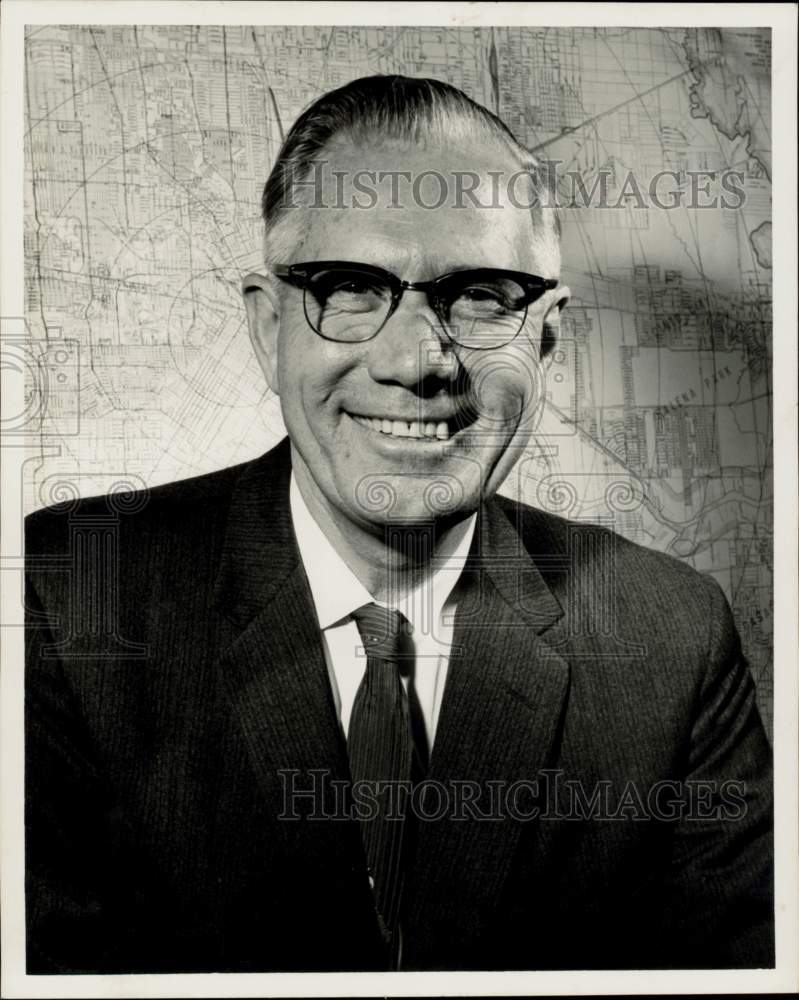 1962 Press Photo Jess Osburn, assistant to president of Rapid Transit Lines, TX- Historic Images