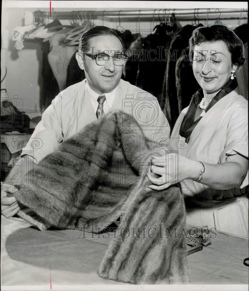 1956 Press Photo Mr. and Mrs. Simon Steinbaum working at Gould&#39;s Fur.- Historic Images