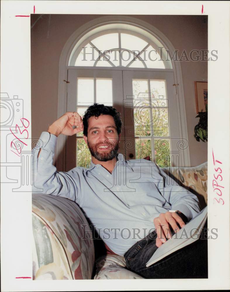 1990 Press Photo Jack Stehlin, former Stages artistic director, relaxing.- Historic Images