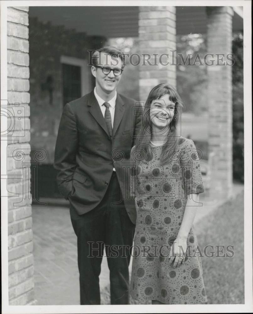 1965 Press Photo Marie Bel Fay and Paul G. Kuenstler announce wedding.- Historic Images