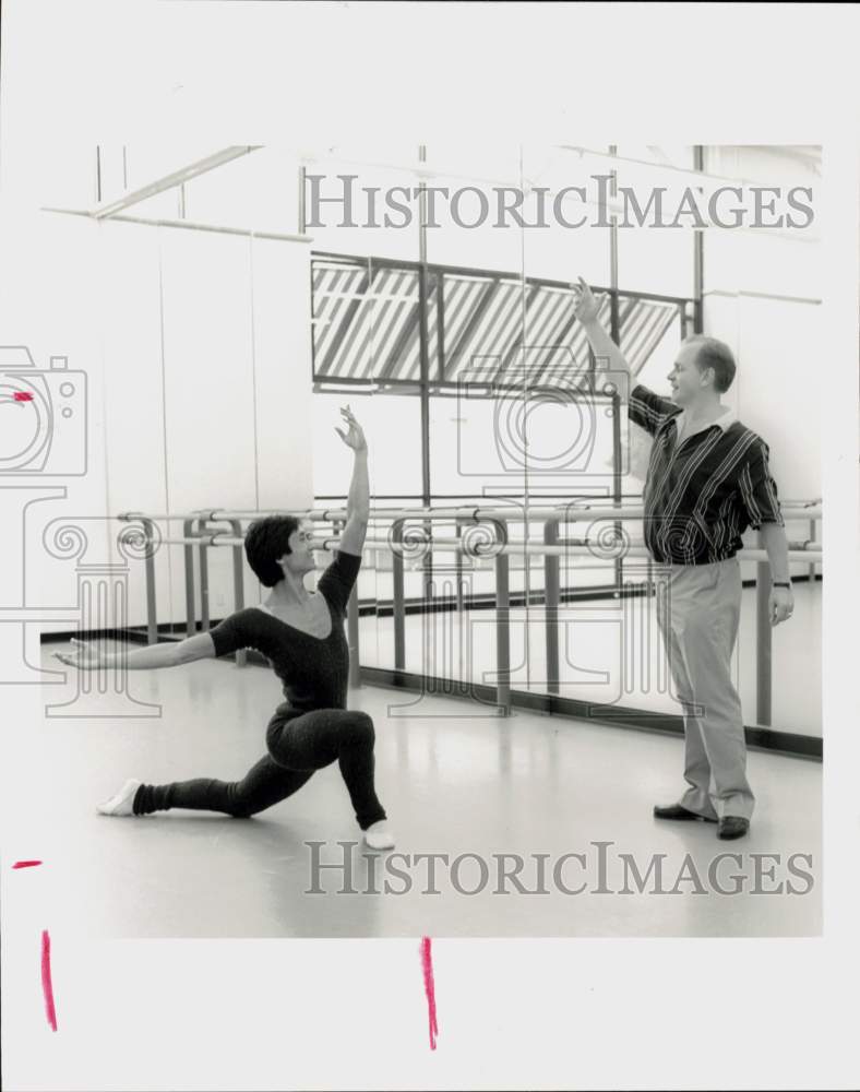 1985 Press Photo Houston Ballet&#39;s Li Cunxin and artistic director rehearse dance- Historic Images