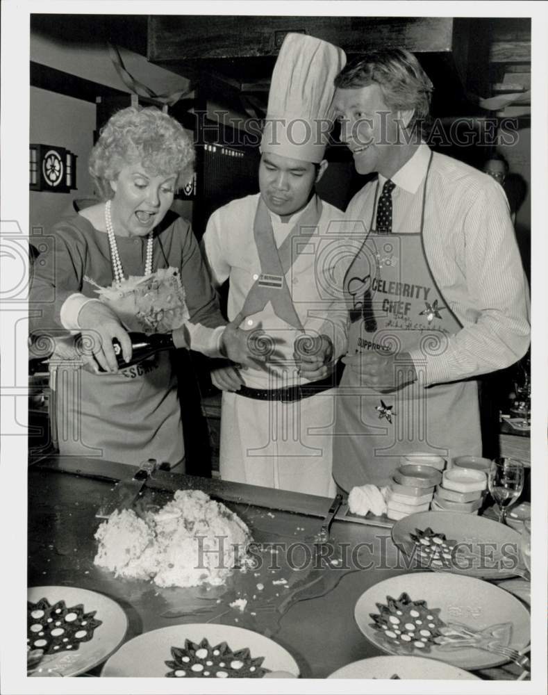 1984 Press Photo Katherine Blissard, Ronard, Mike McSpadden at Benihana cookoff- Historic Images