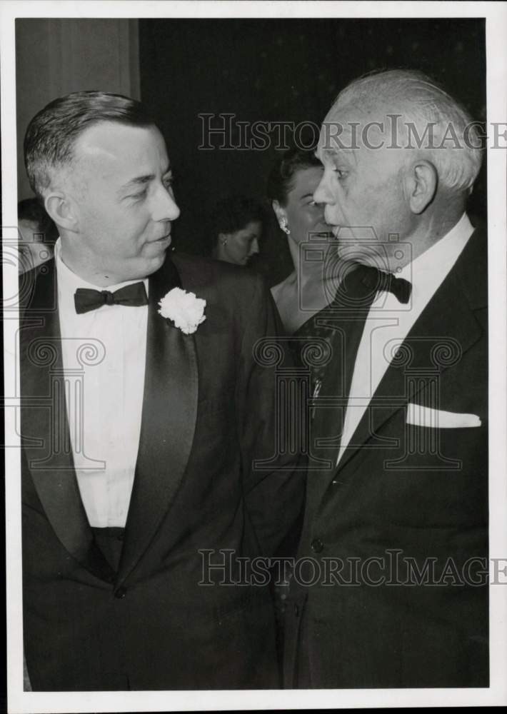 1957 Press Photo Al Collins and Mayor Oscar Holcombe talking. - hpa93402- Historic Images