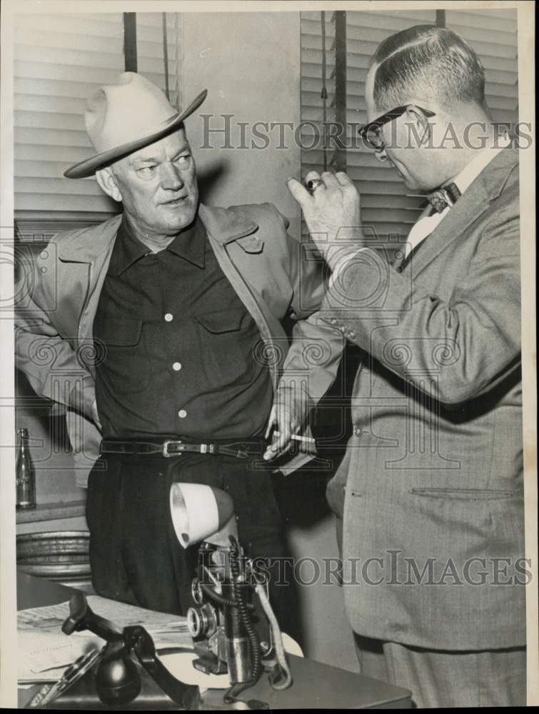 1959 Press Photo Houston attorney Leon Lusk and associate confer. - hpa93440- Historic Images