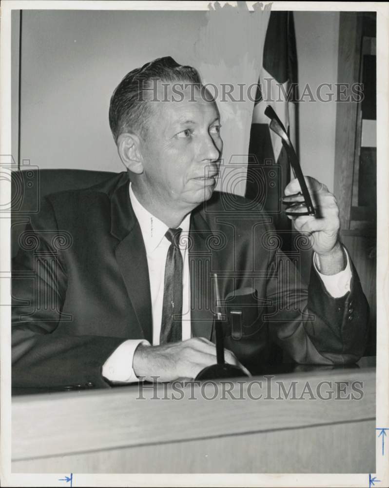 1964 Press Photo Judge Edd Miller sits on bench in Pasadena court. - hpa93536- Historic Images