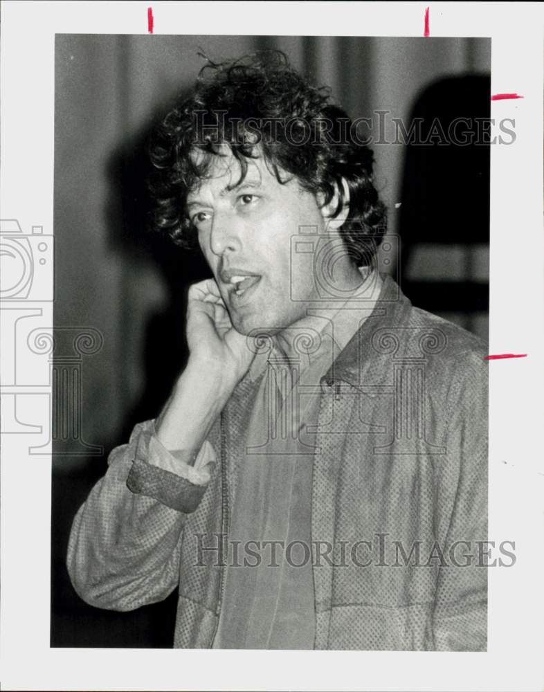 1982 Press Photo British playwright Tom Stoppard - hpa93539- Historic Images