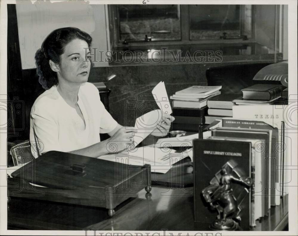 1947 Press Photo Dorothy Estes, San Jacinto Museum director - hpa93762- Historic Images