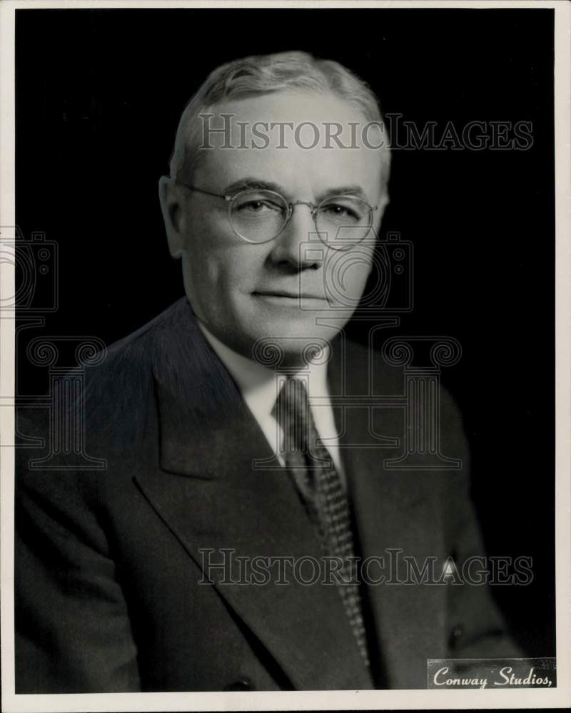 1954 Press Photo Henry Phillips, Sinclair Oil and Gas Board Chairman.- Historic Images