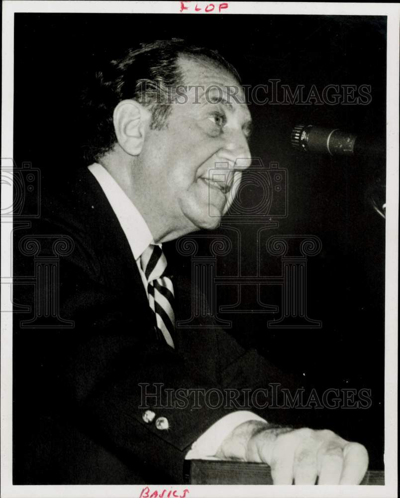 1977 Press Photo Fred Hechinger, New York Times Editorial Page assistant editor- Historic Images