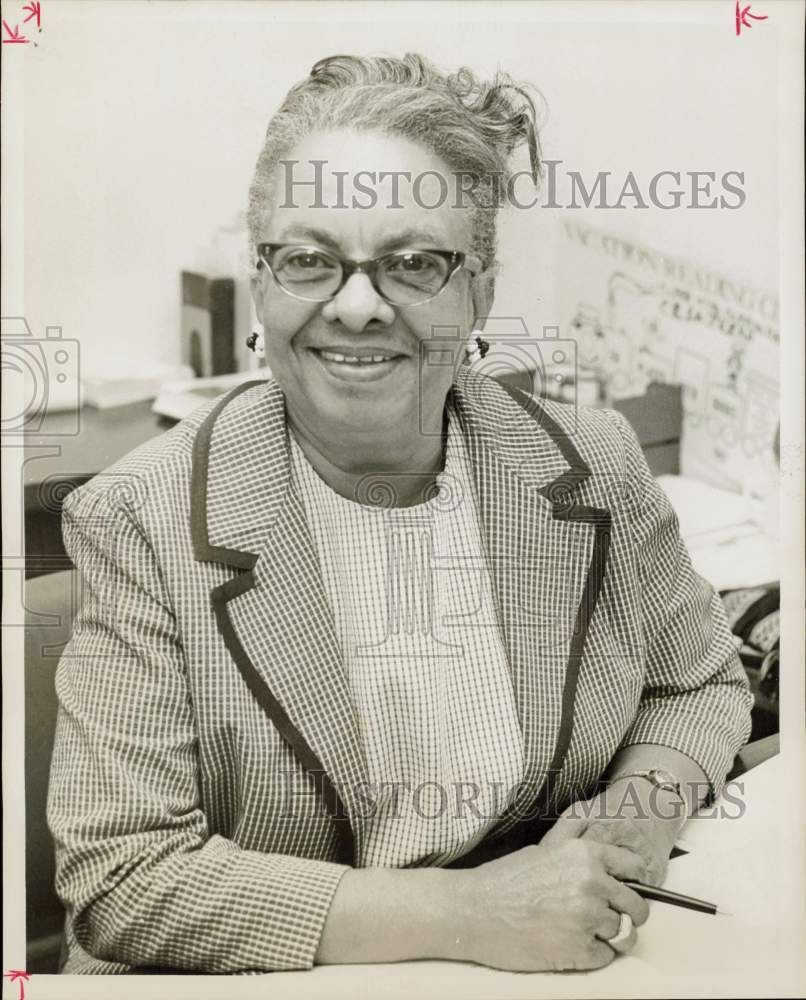 1967 Press Photo Annabel Sawyer, Blue Triangle Branch YWCA director - hpa94325- Historic Images