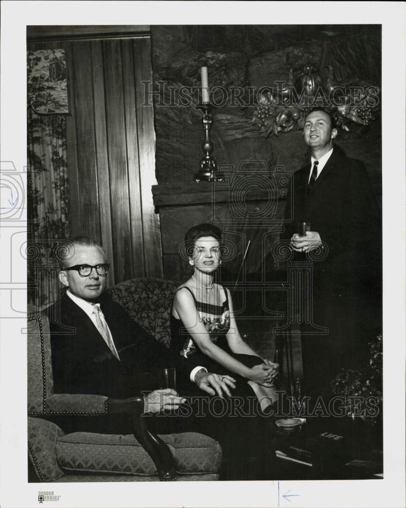 1965 Press Photo Mr. and Mrs. Charles Saunders at Memorial Country Club party.- Historic Images