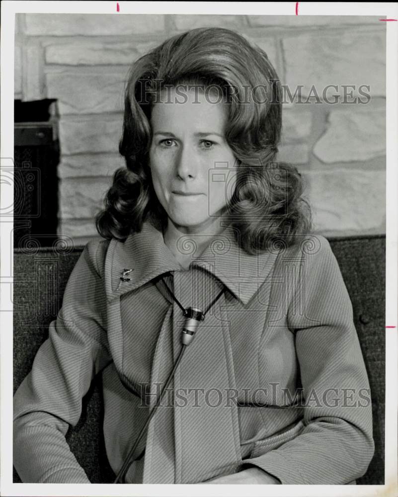 1973 Press Photo Mrs. Mitchell Sadler, wife of POW, has tears in her eyes.- Historic Images