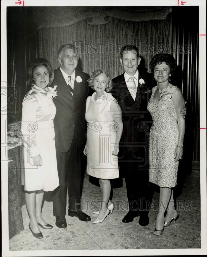 1968 Press Photo Edgar Browns with Katherine Cullen, the Paul DeMottes at party.- Historic Images