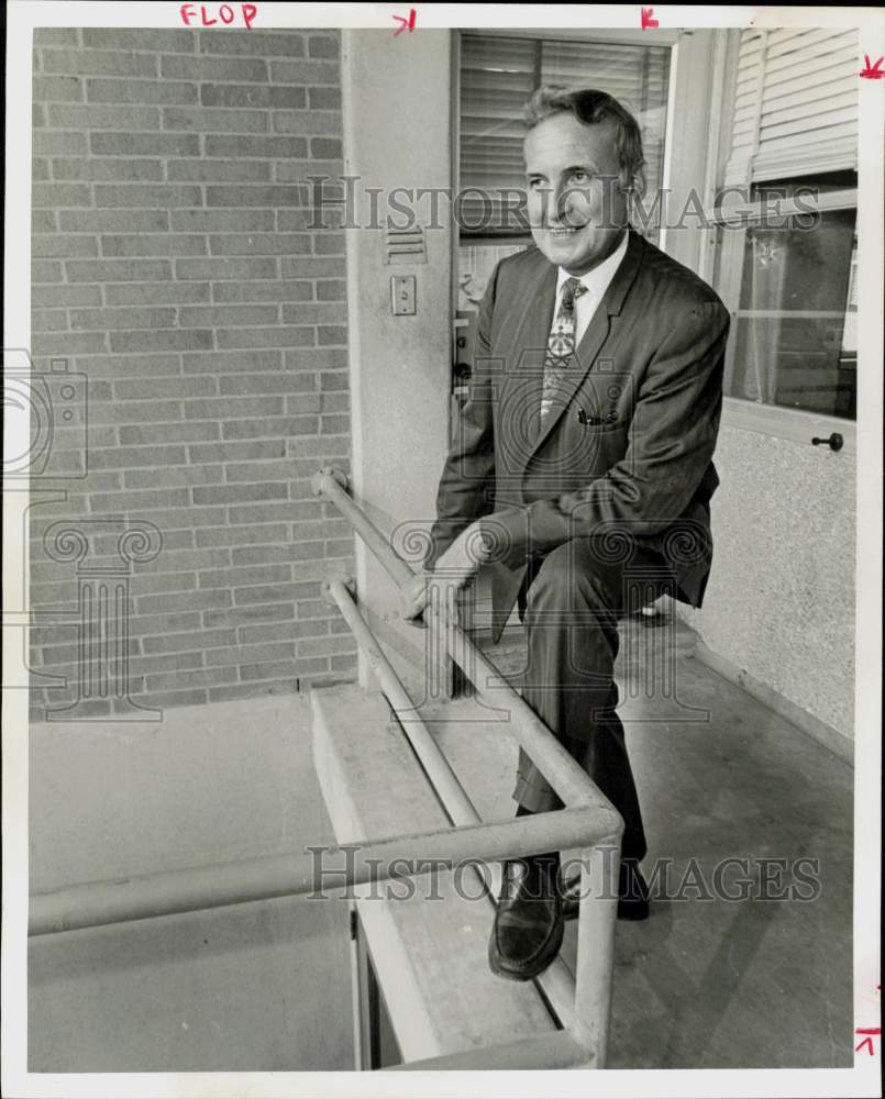 1969 Press Photo Dan Schoenbacher, Juvenile Probation Officer of Harris County- Historic Images