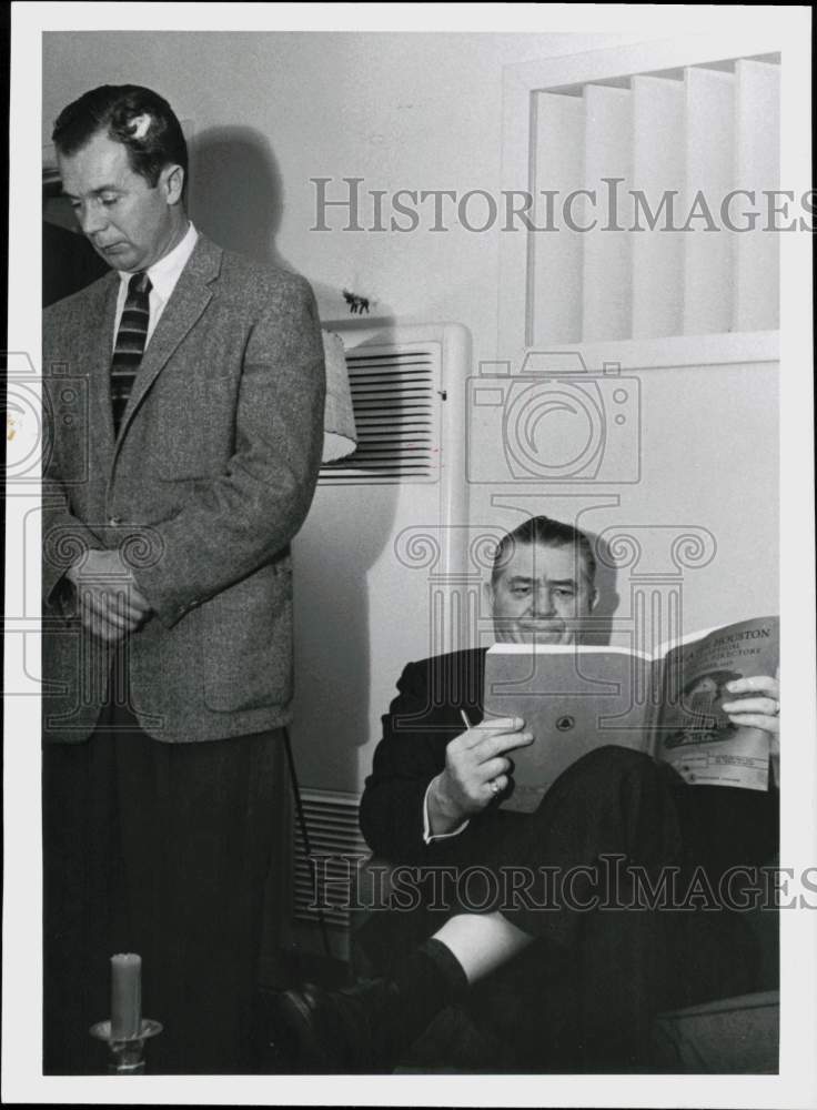 1958 Press Photo Henry Flintrop, husband of murder victim, waiting with a friend- Historic Images