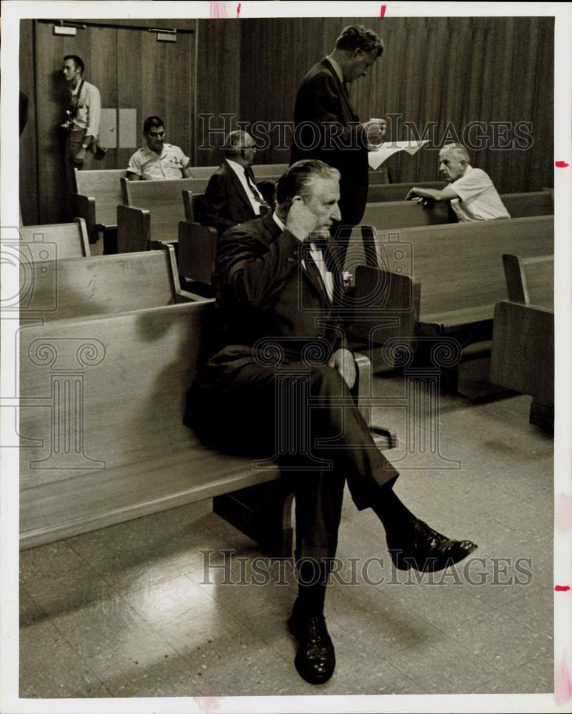 1969 Press Photo Jack Sayre, Galveston mayor&#39;s antagonist, sitting in courtroom- Historic Images