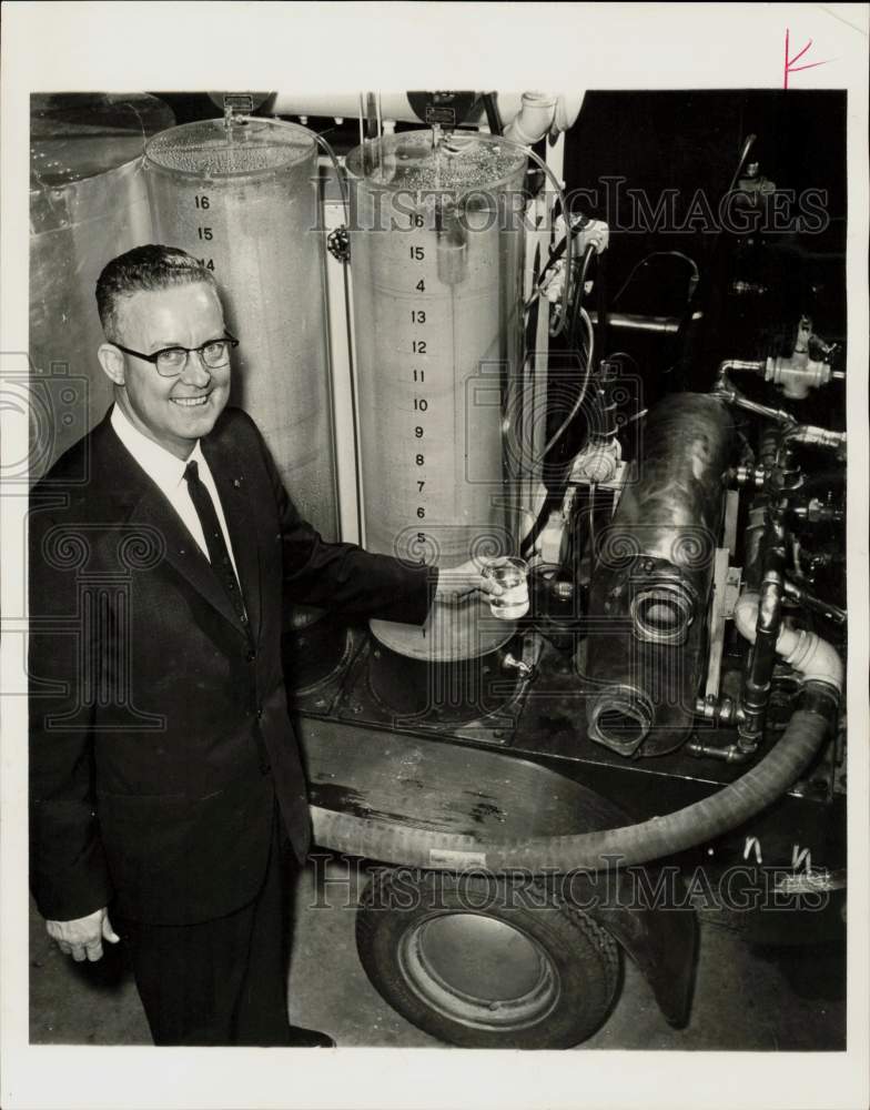 1962 Press Photo John W. Hendryx, J.B. Beaird Company district manager.- Historic Images