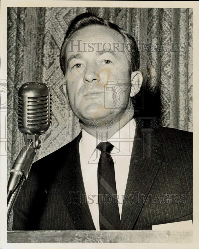 1968 Press Photo Lloyd Hand, former U.S. Chief of Protocol makes speech.- Historic Images