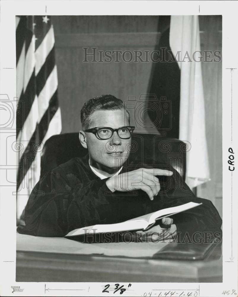 1968 Press Photo Judge Shearn Smith sits on Judge's bench. - hpa95557- Historic Images