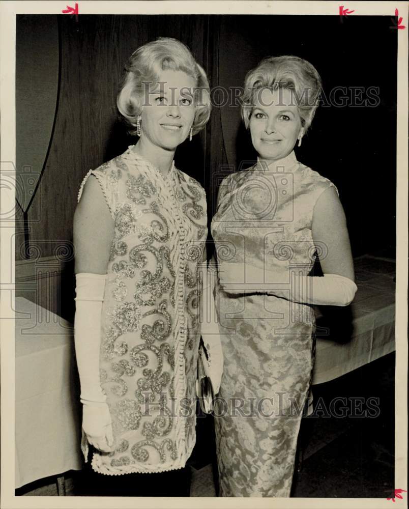 1969 Press Photo Marion Schertzer and Dorothy Richey pose at event. - hpa95575- Historic Images