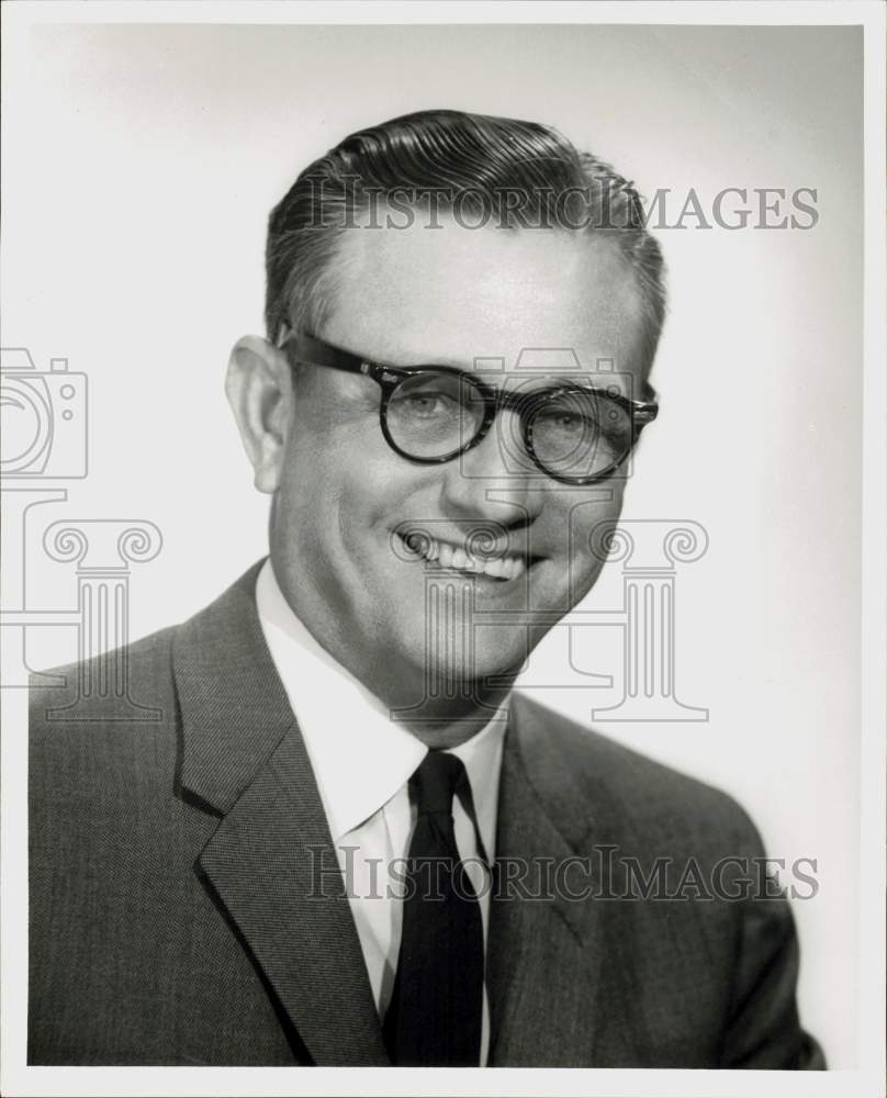 1958 Press Photo Max R. Robson, Jr., Schumacher Company vice president- Historic Images