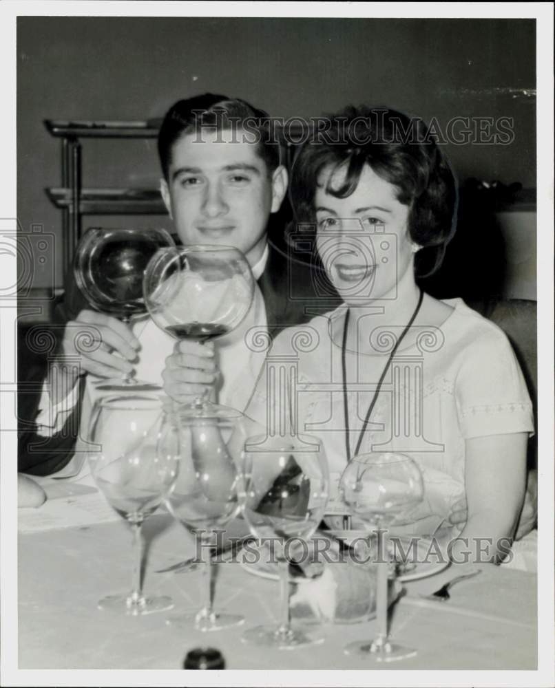 1962 Press Photo Mr. and Mrs. Dave Silvers at &quot;A Toast to the Host&quot; event.- Historic Images