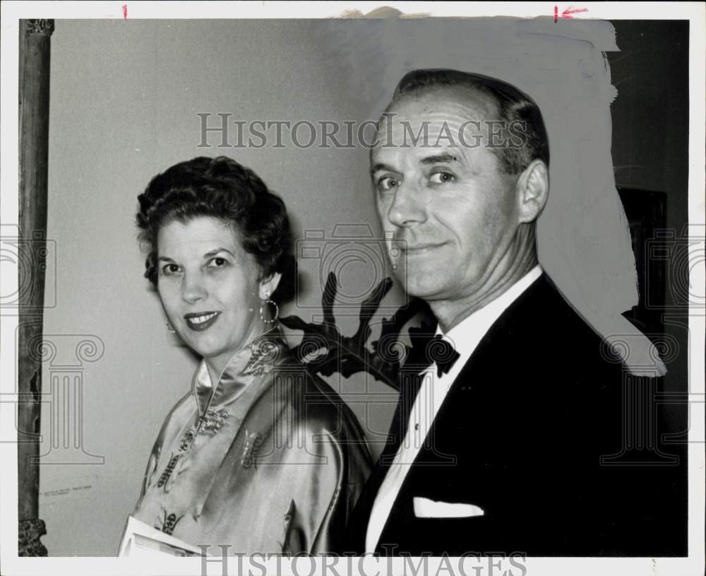 1960 Press Photo Dixie Glass Company director Arthur Koch, Jr. and wife, Fern.- Historic Images